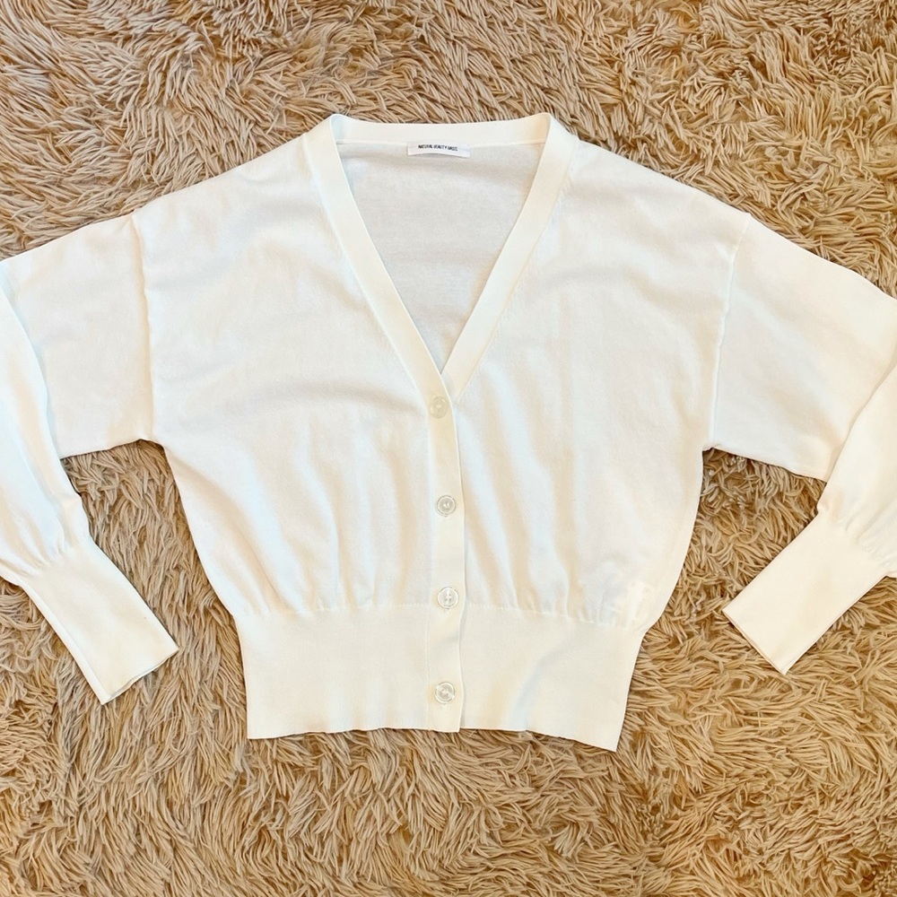 Women's White V Neck Cardigan